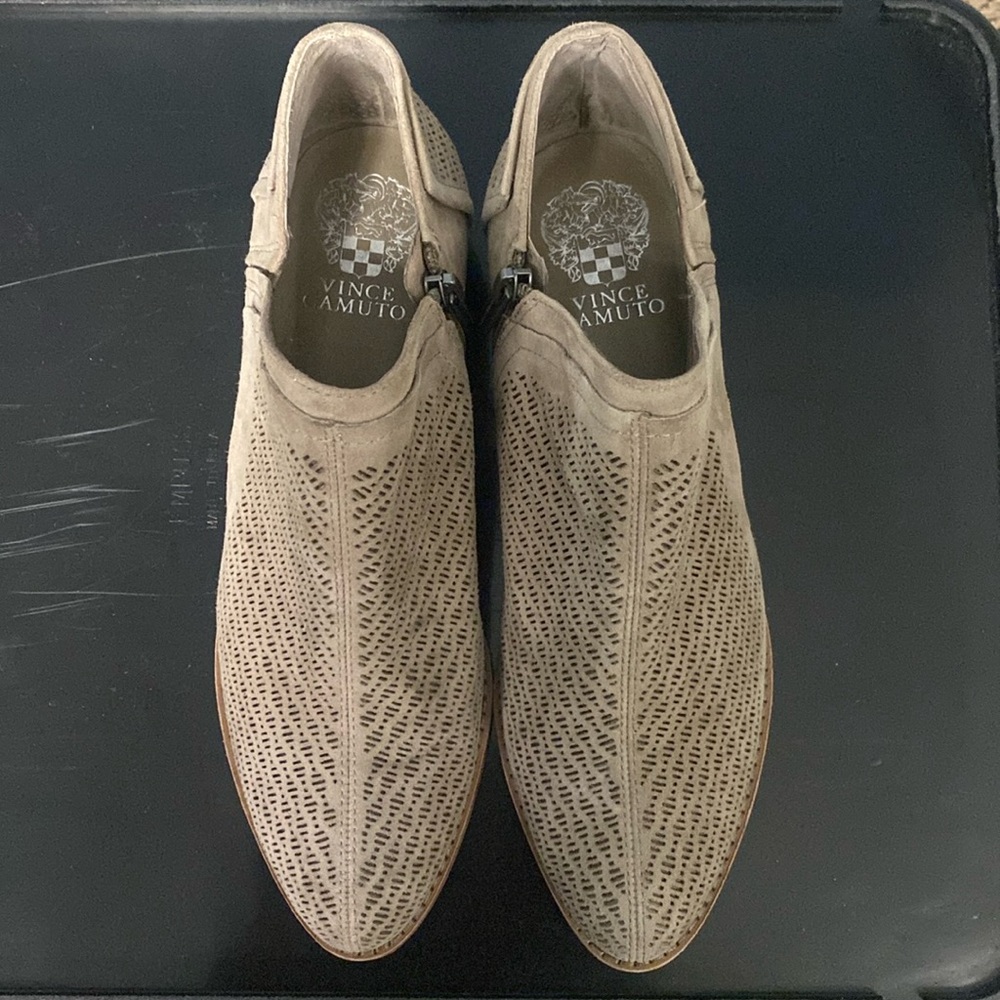 Vince Camuto “Clorieea”  perforated ankle bootie - Picture 2 of 5